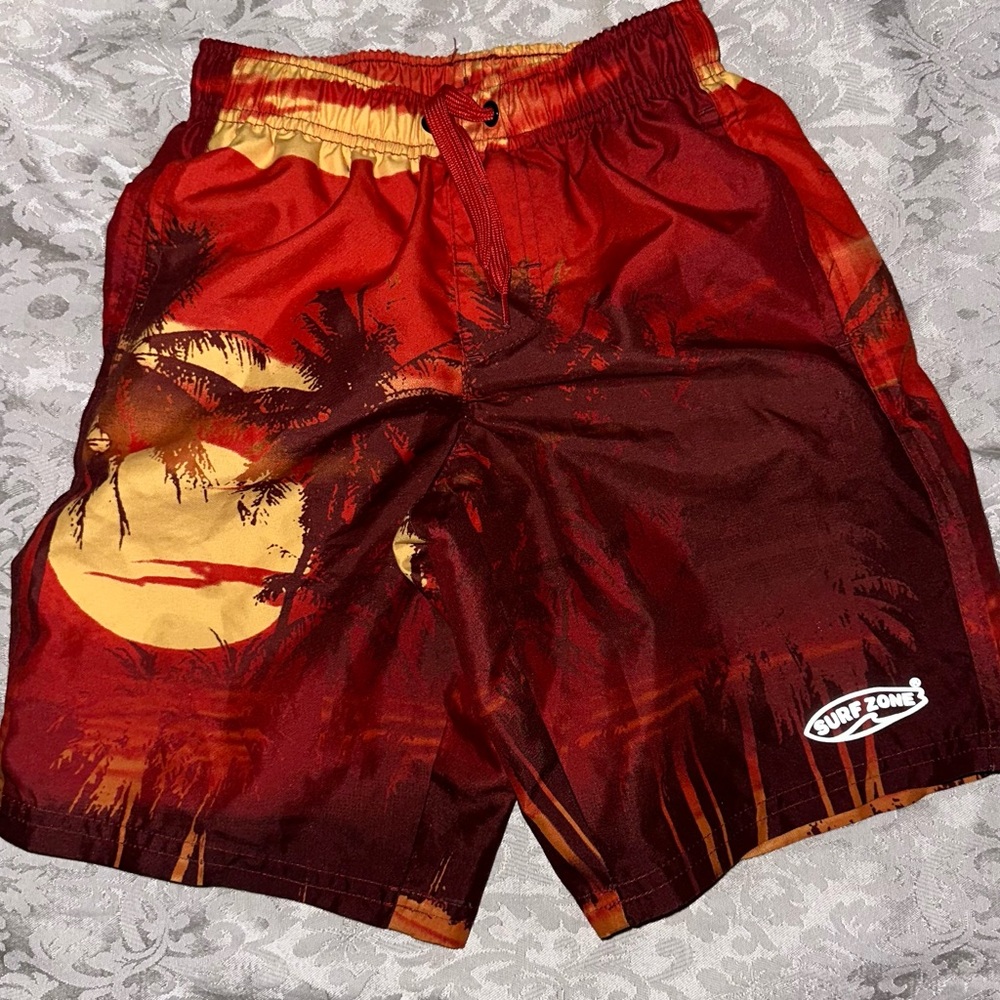 Kids Surf Zone Swim Trunks Size S(8).